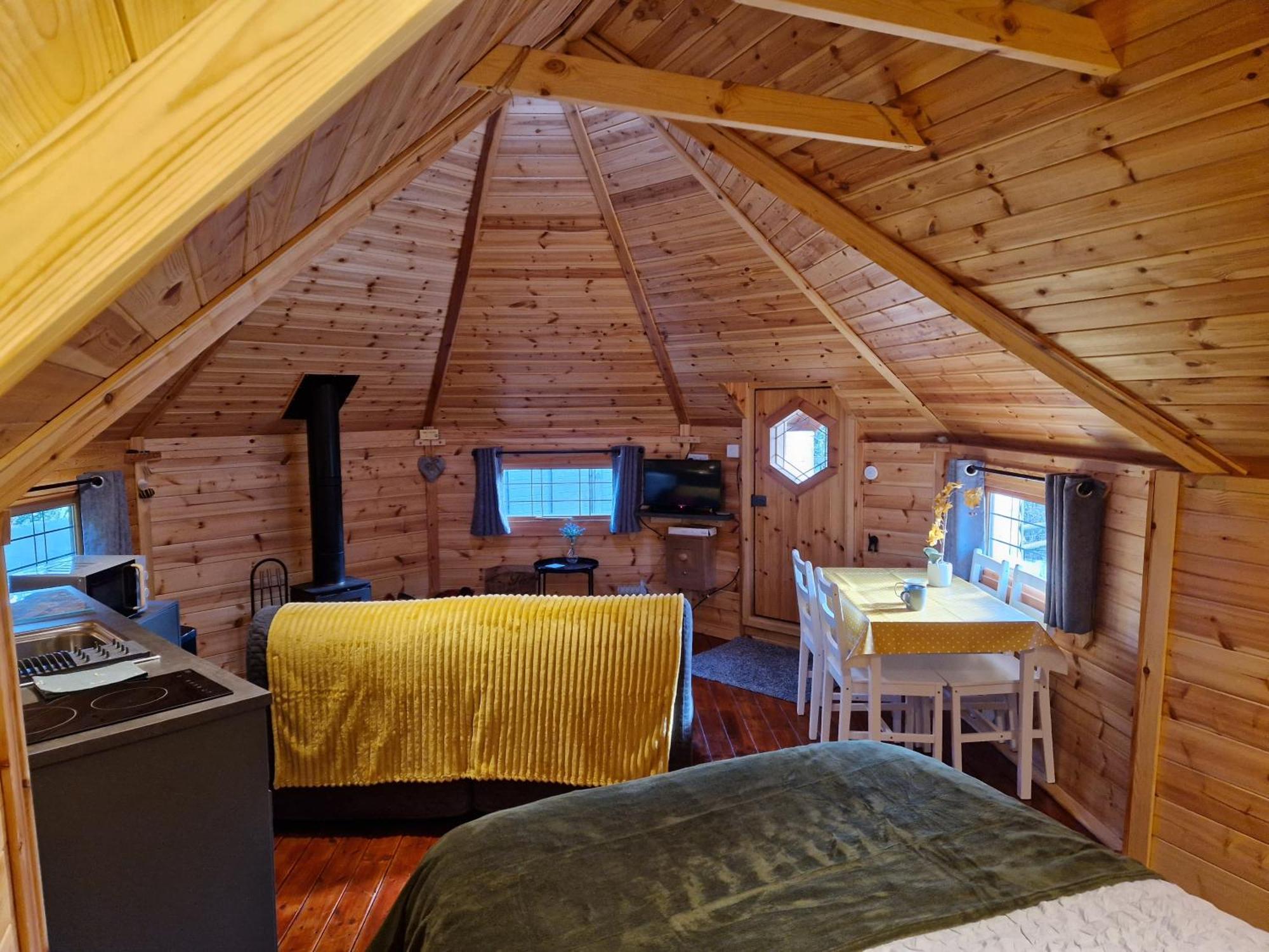 The Hive - Unique Log Cabin With Wood Burning Stove Ludchurch 외부 사진